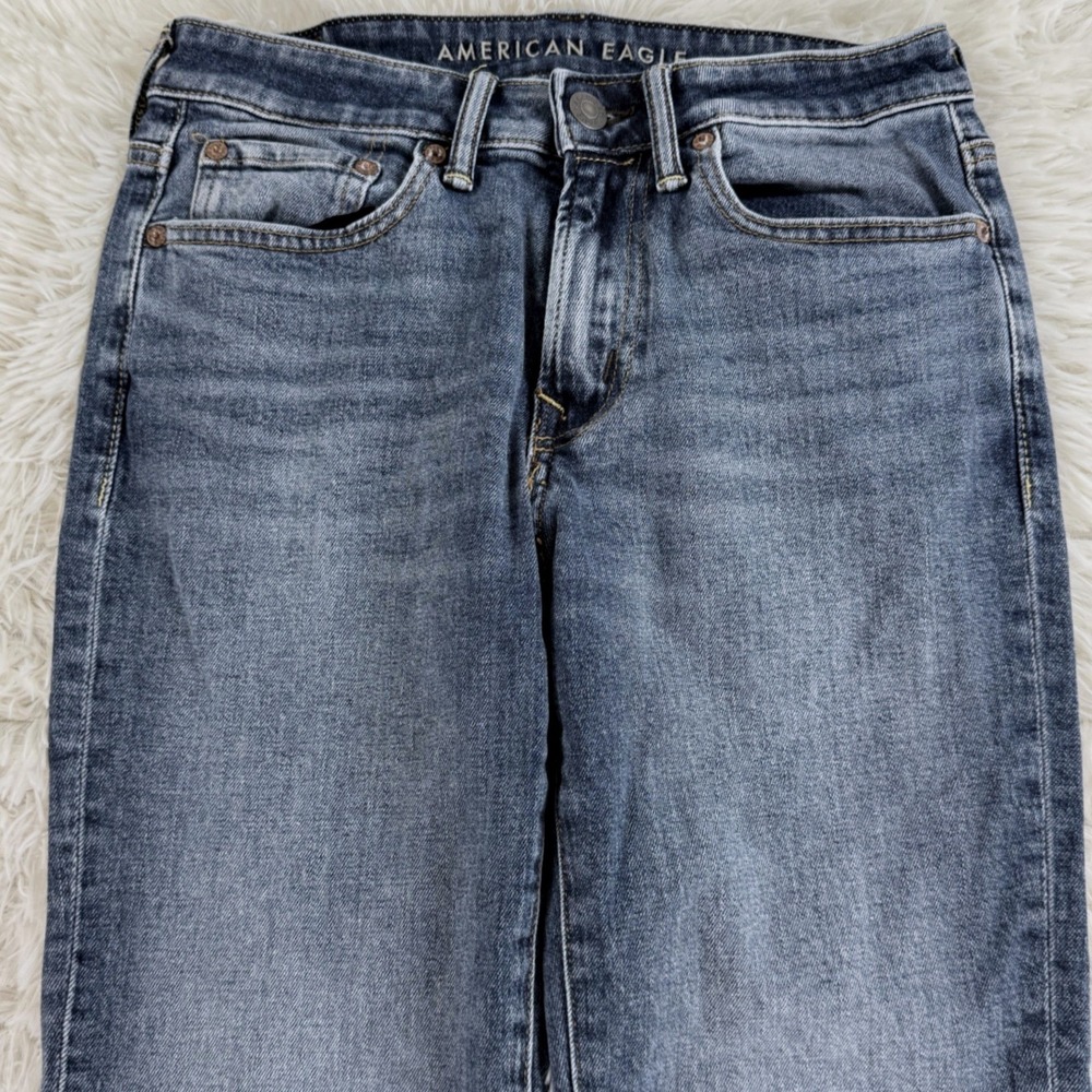 American Eagle Women Blue Slim Straight Jeans Size 28x32 Medium Wash Denim